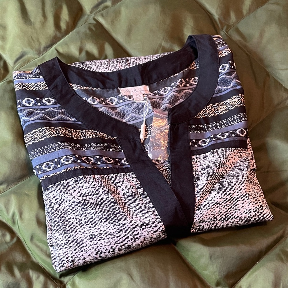 NWT Antilia Femme top | Tunic Top | nice shirt | size 1X | Spring Top